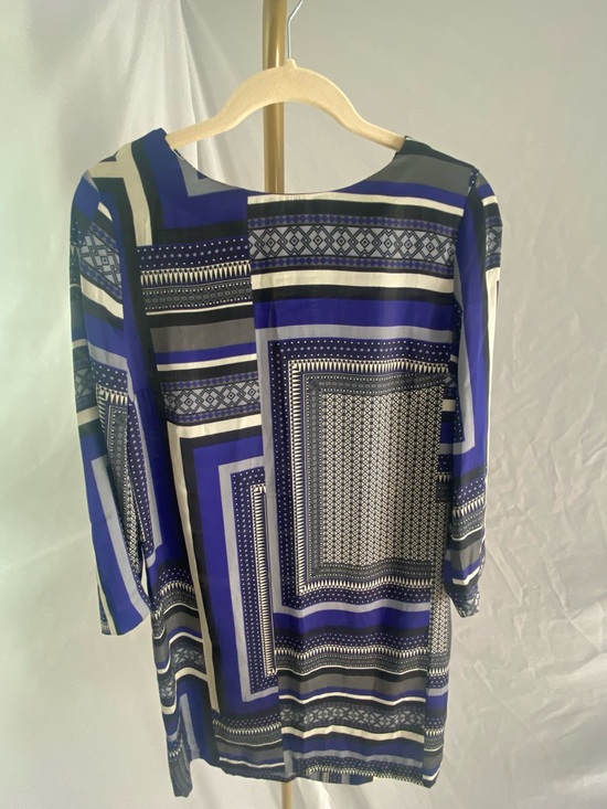 Dresses & Skirts - H&M Geometric Scarf Print Shift Dress Blue Gray Cream Size 8
